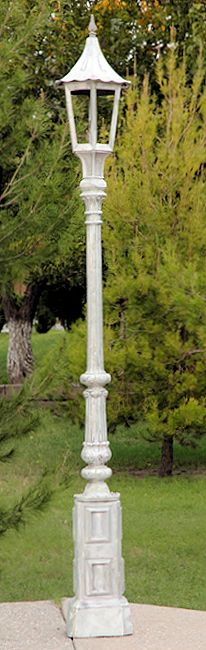balboa single lamp post with tudor lamp top