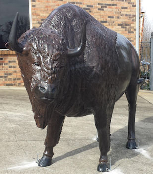 cast aluminum buffalo statue