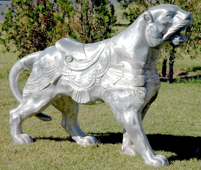 cast aluminum panther  statue