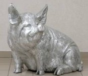pig statue