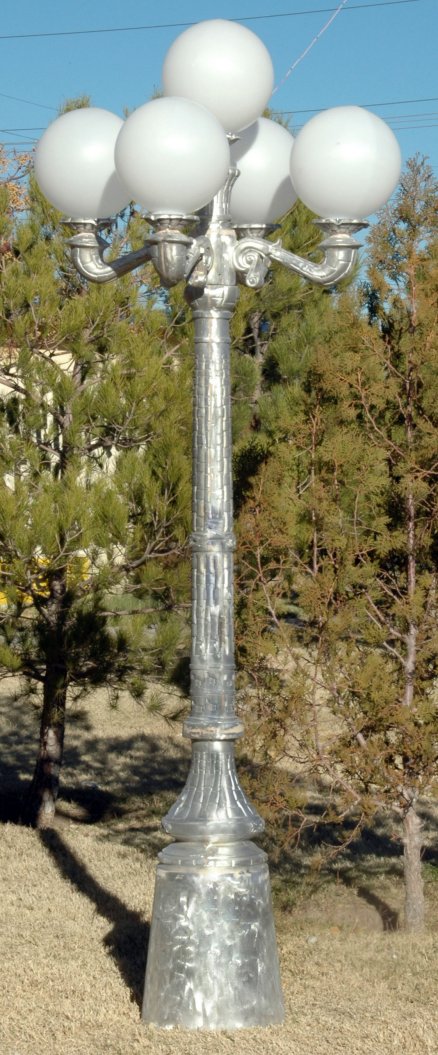 basketweave lamp post made from aluminum castings