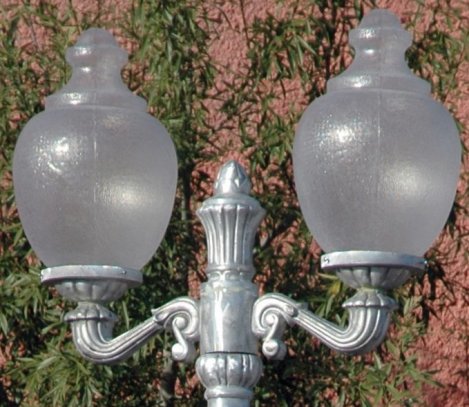 traditional victorian lamp top detail
