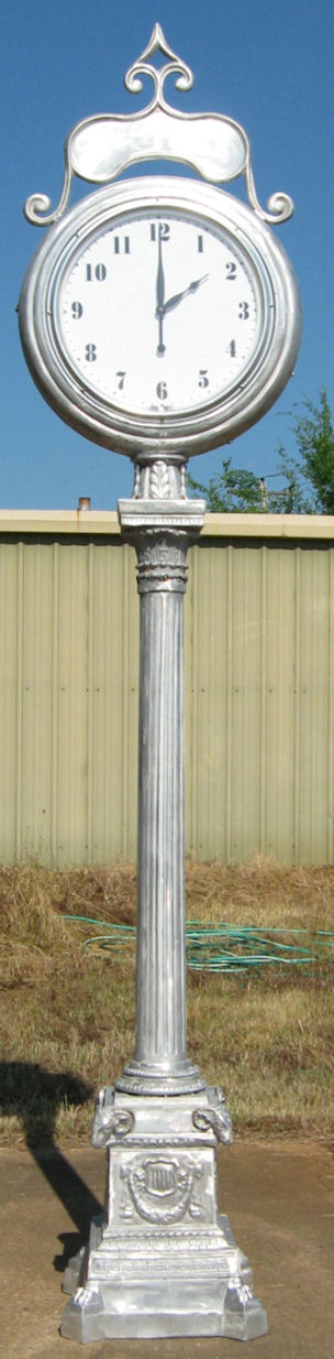 presidential street clock