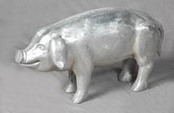 pig statue