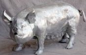 pig statue